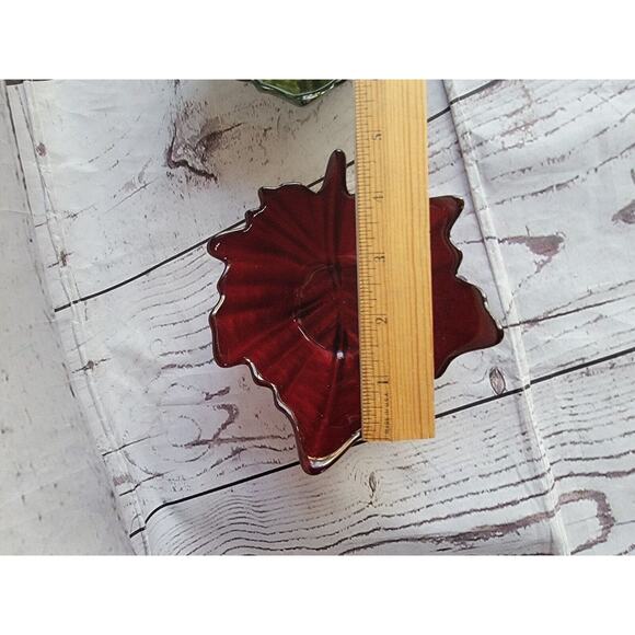 Vintage Large Green Red glass Hand Painted Leaf Bowls / Trinket Dishes - Picture 6 of 7